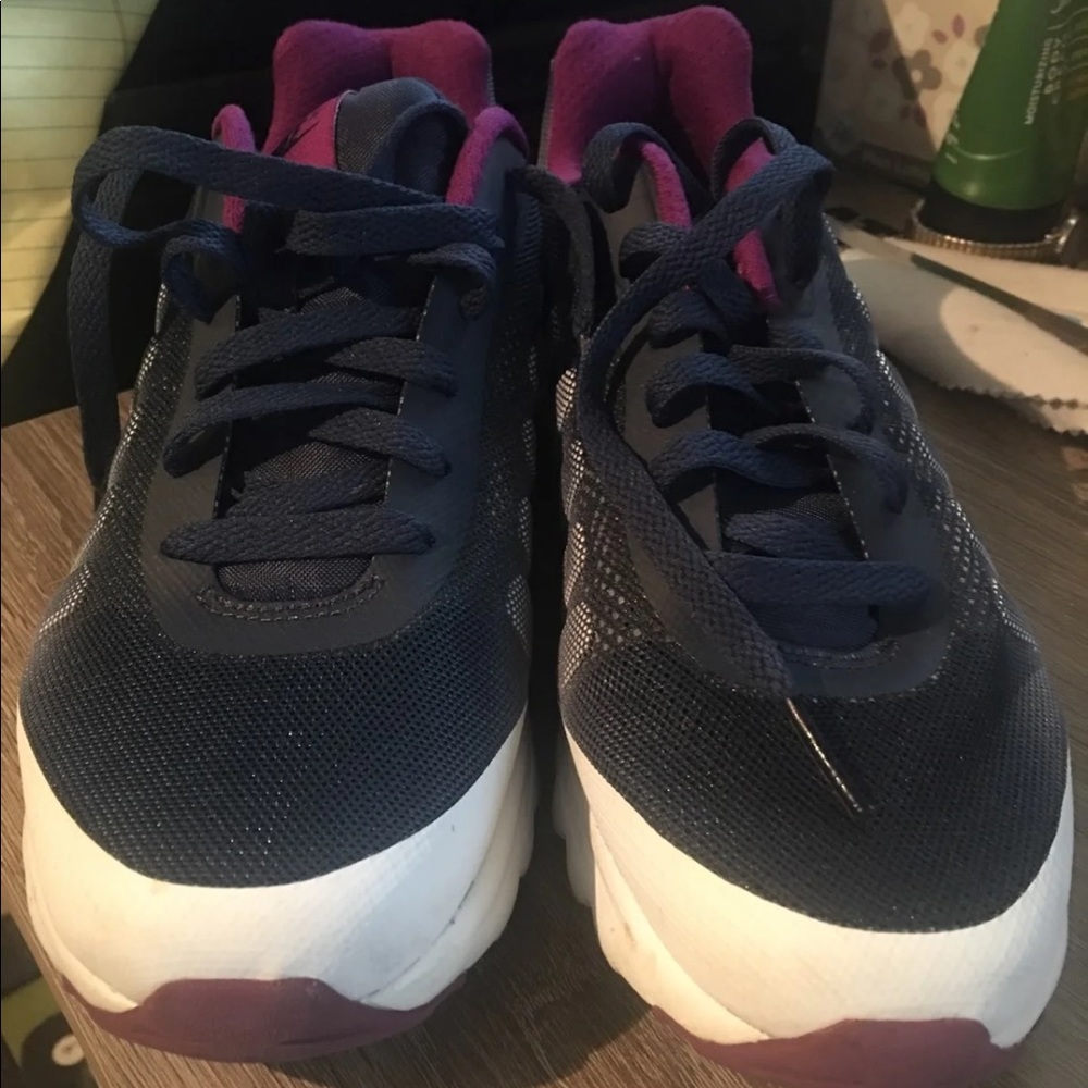 Nike air max invigor purple navy 8.5